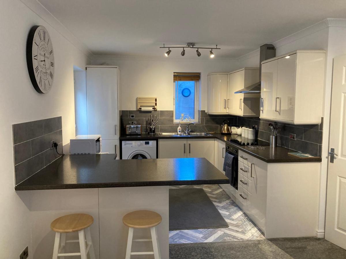 Modern 2 Bedroom Ground Floor Apartment With Parking Ripon City Centre Екстериор снимка